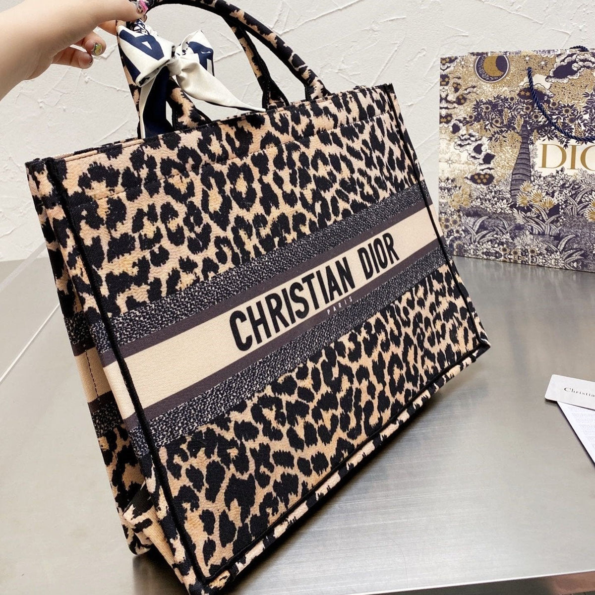 Exquisite leather bags-529