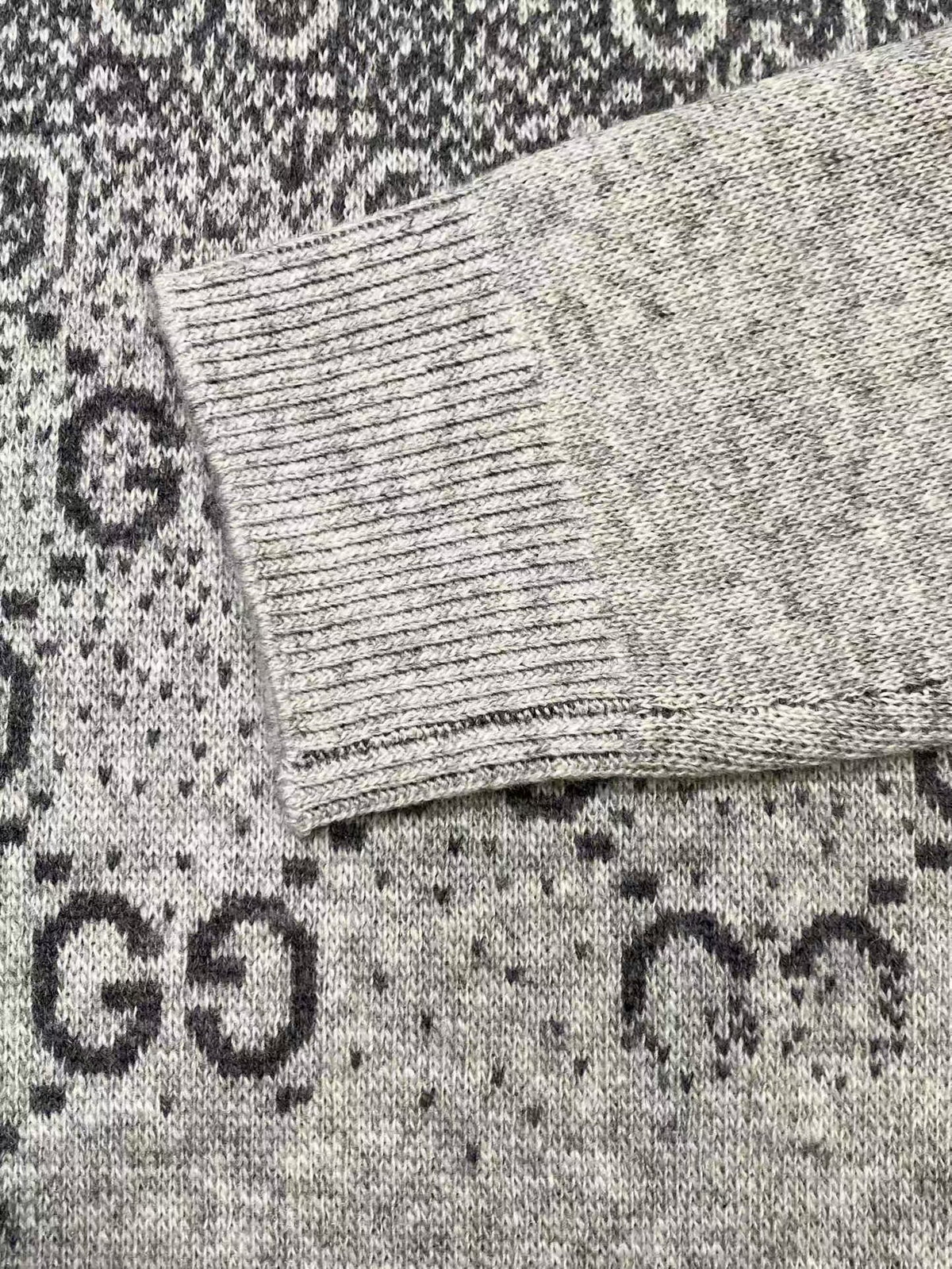 Classic Fashion Sweater-555(Women's)