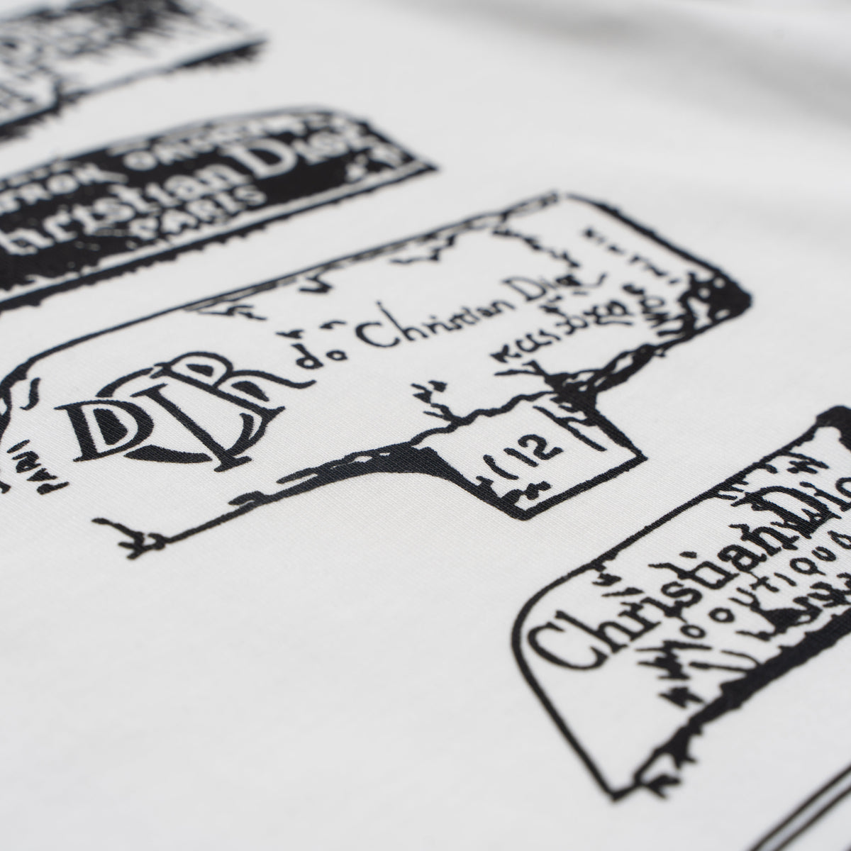 Printed T-Shirt: High-End Fashion Statement-1072