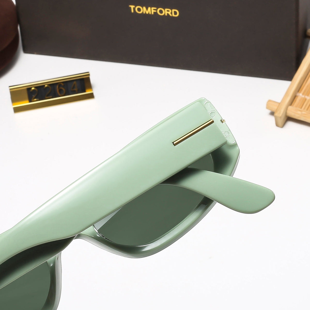 Fashion Eyewear: Elevate Your Style with Exquisite Craftsmanship-552