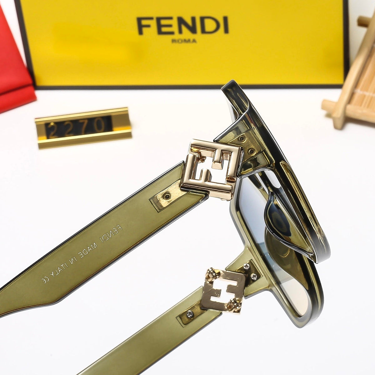 Fashion Eyewear: Elevate Your Style with Exquisite Craftsmanship-556