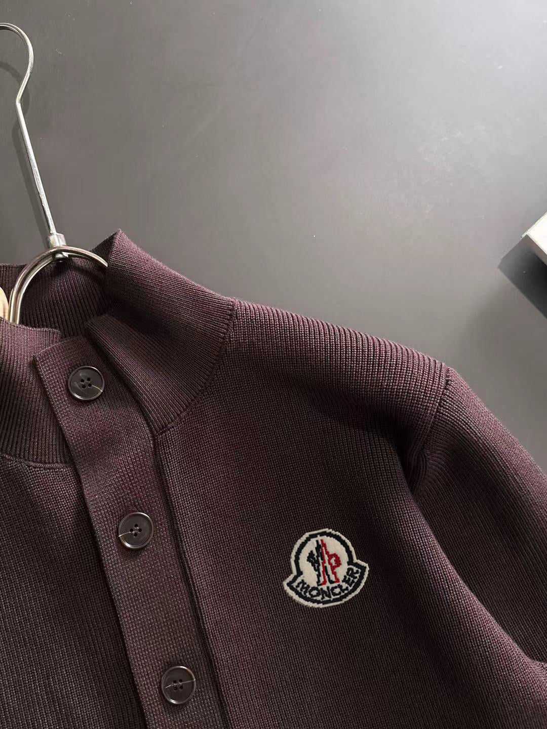 Classic Fashion Sweater-105