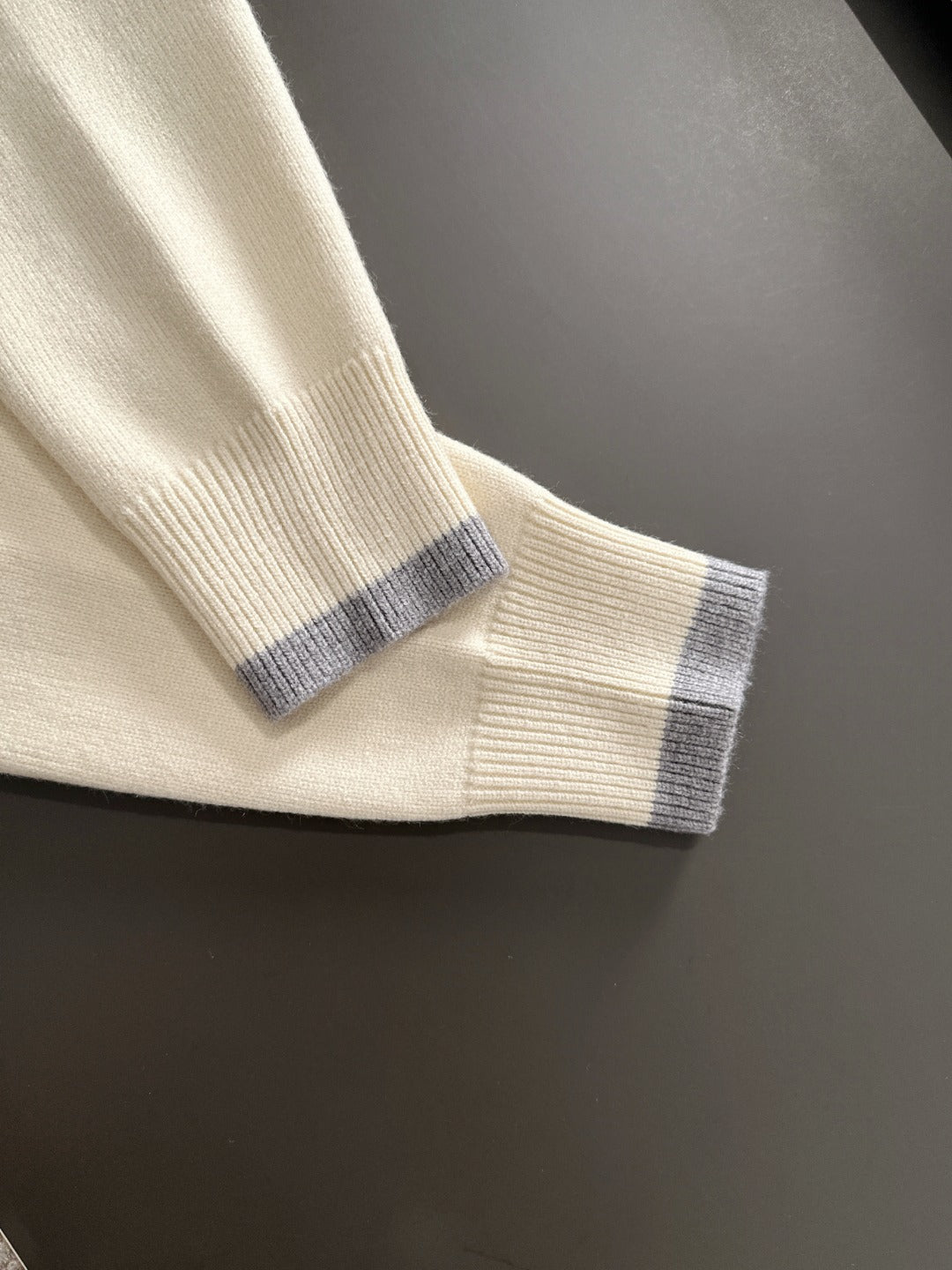 Classic Fashion Sweater-112