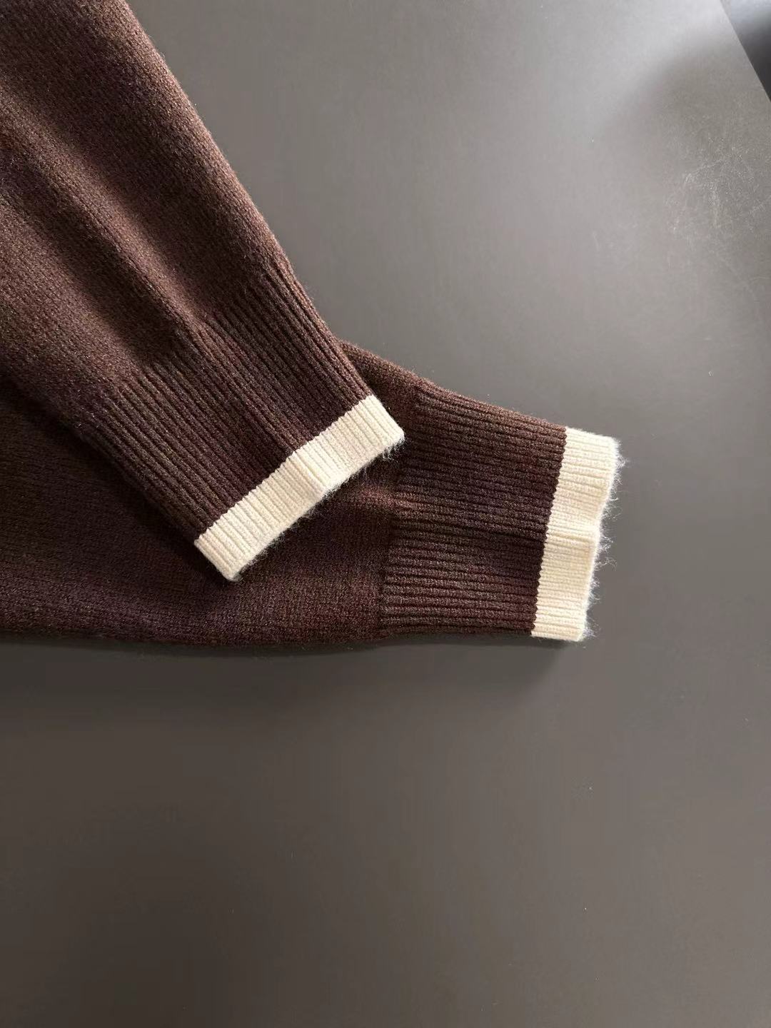 Classic Fashion Sweater-112