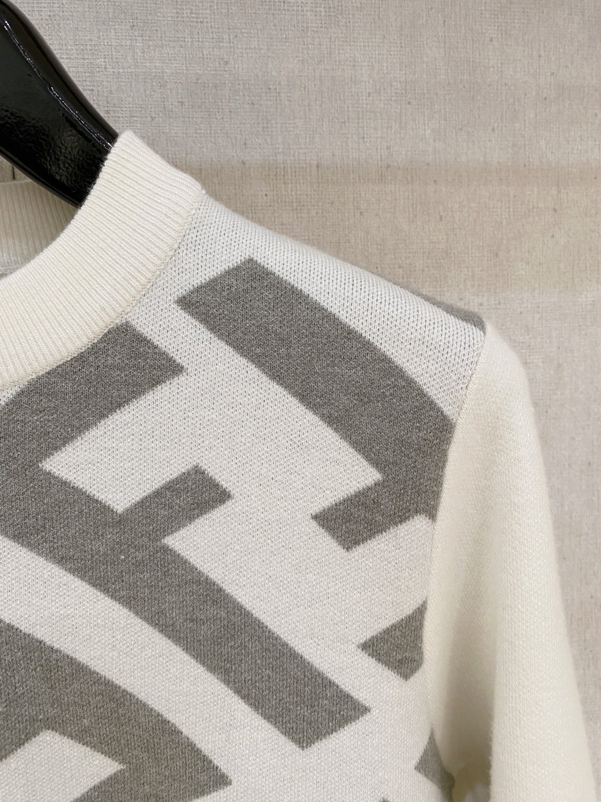 Classic Fashion Sweater-143