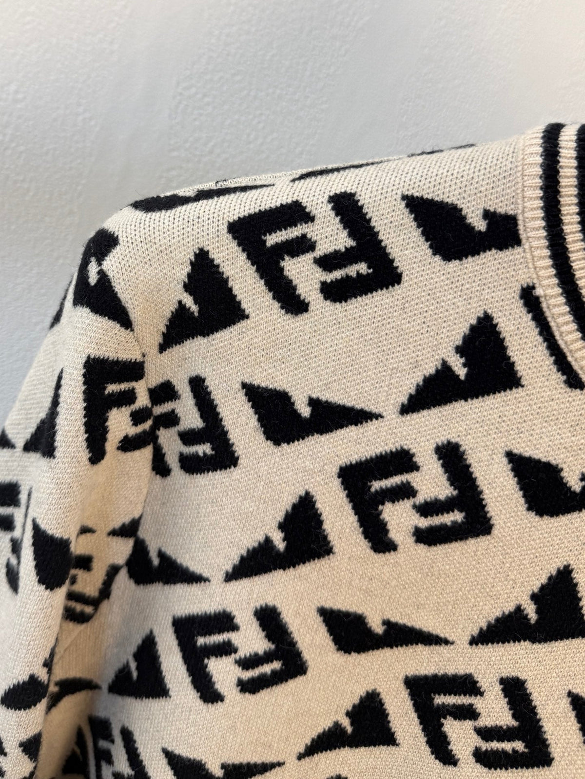 Classic Fashion Sweater-157