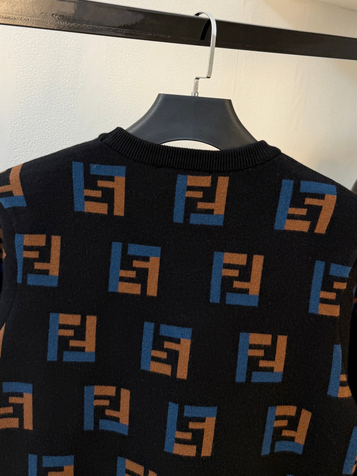 Classic Fashion Sweater-163