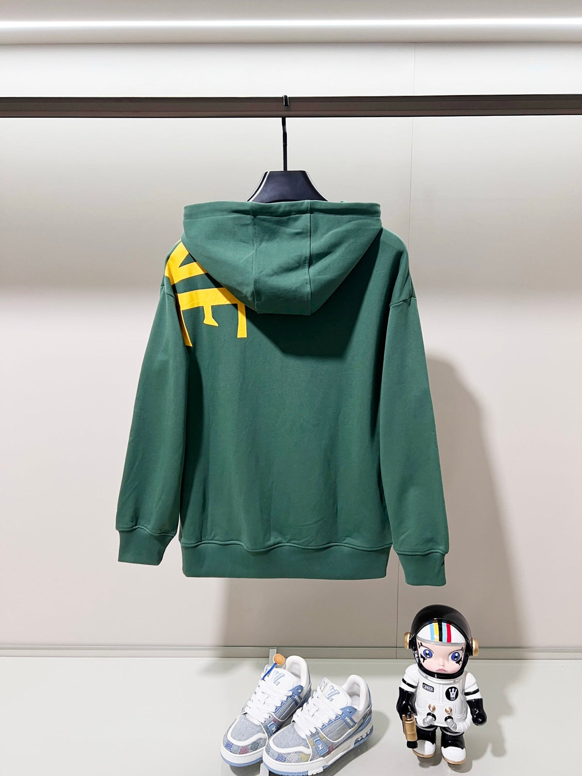 Classic Fit Hoodie-1090