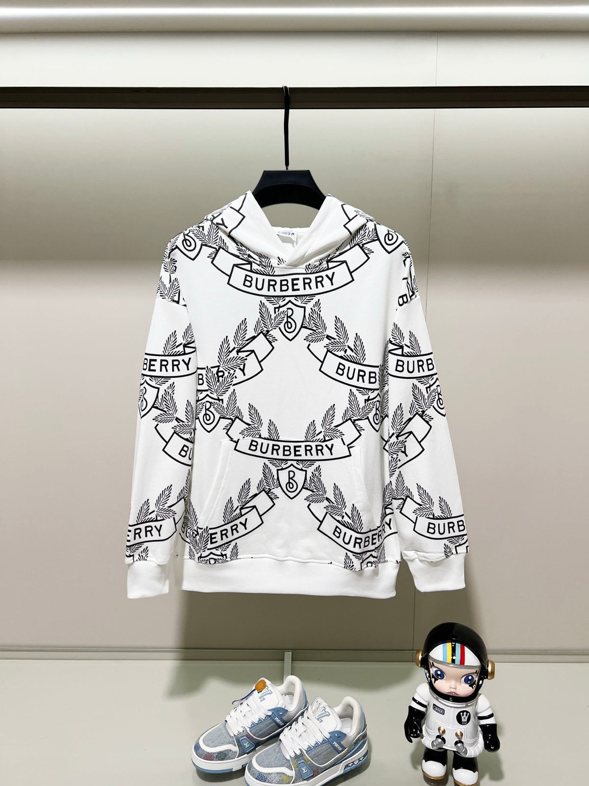 Classic Fit Hoodie-1097