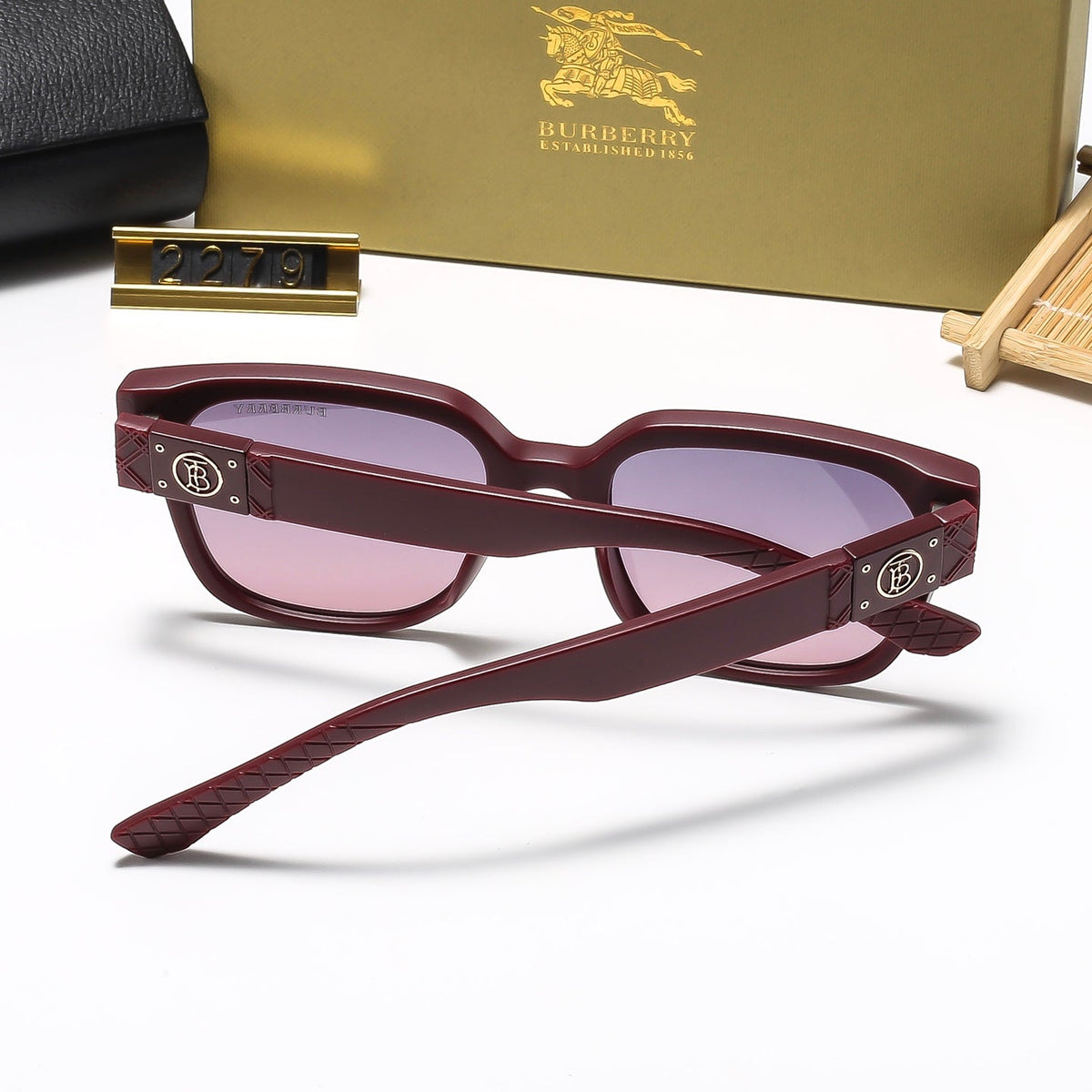 Fashion Eyewear: Elevate Your Style with Exquisite Craftsmanship-546