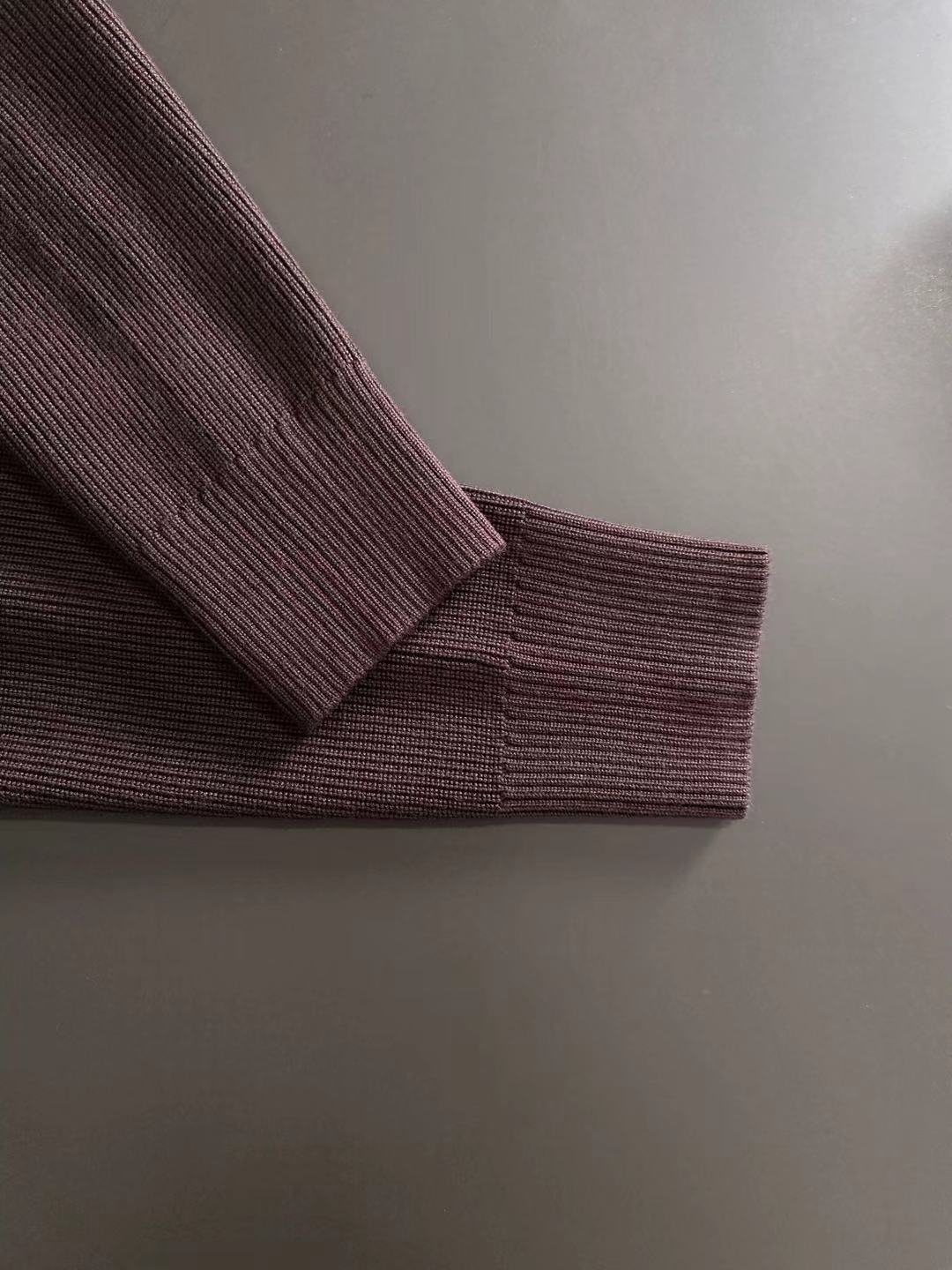 Classic Fashion Sweater-105