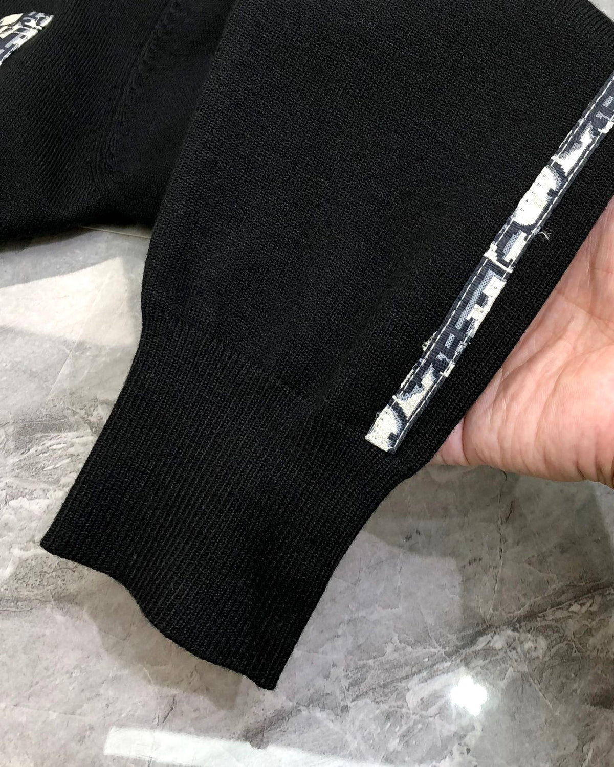 Classic Fashion Sweater-117