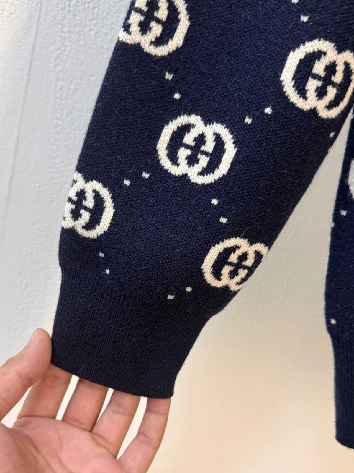 Classic Fashion Sweater-160