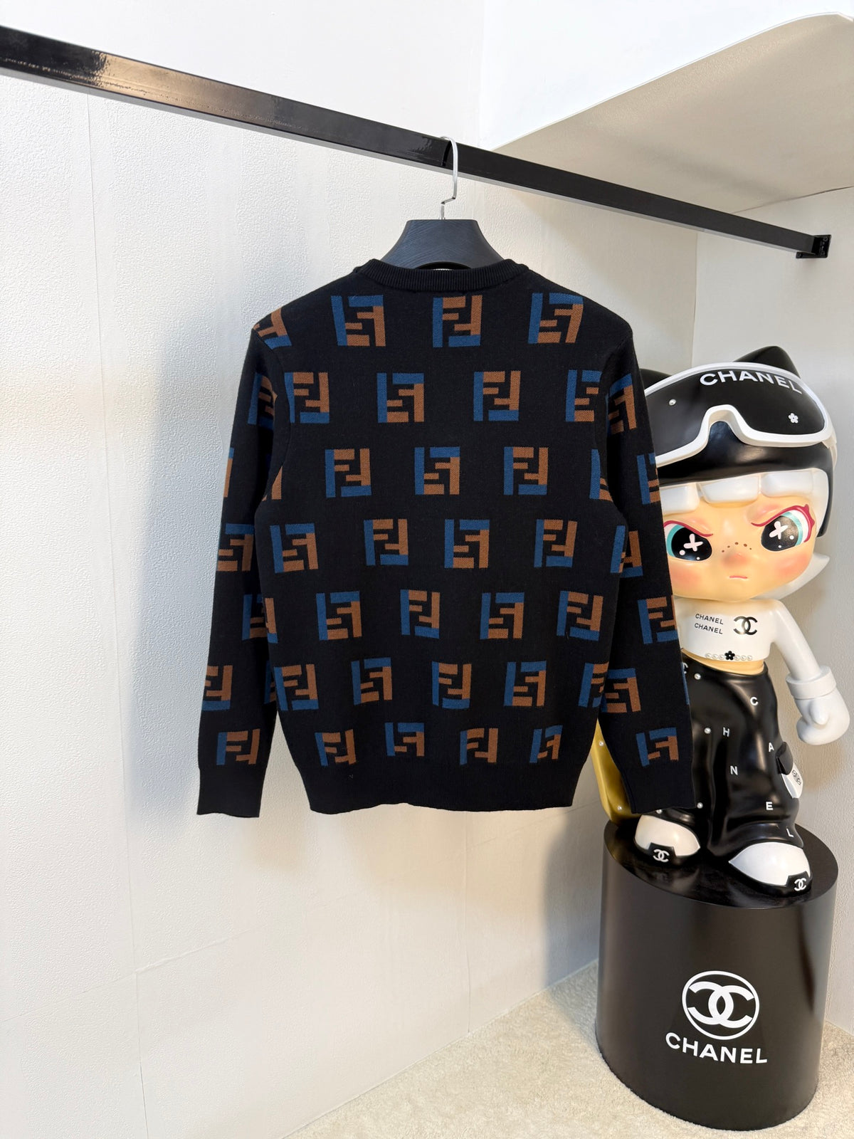 Classic Fashion Sweater-163