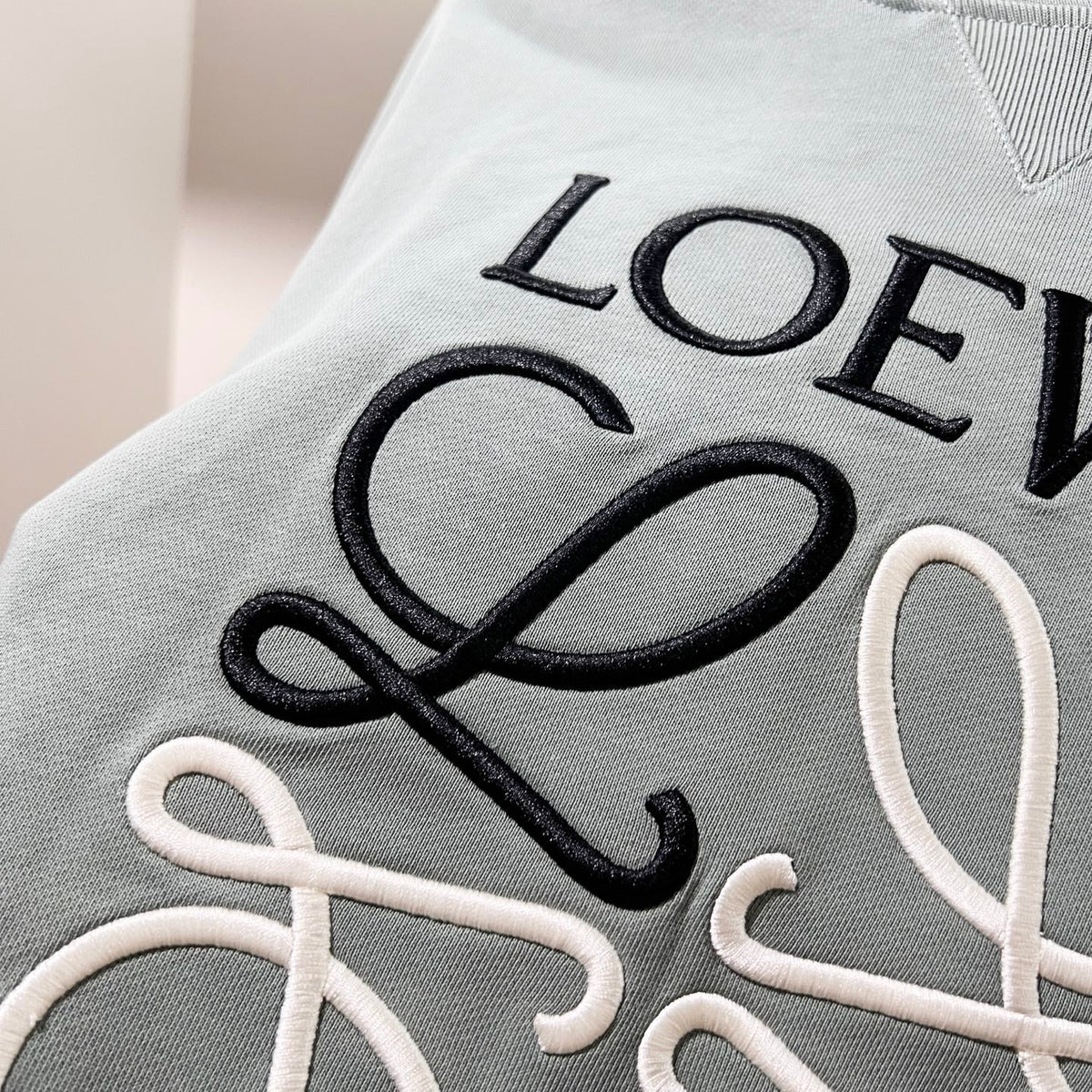 Classic Fit Hoodie-1082