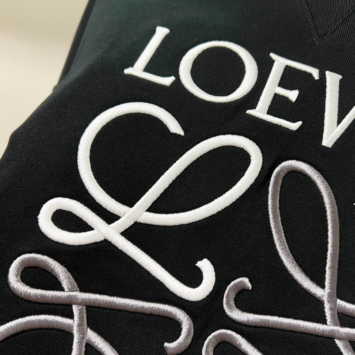 Classic Fit Hoodie-1085