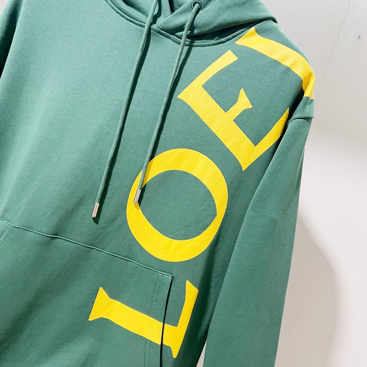 Classic Fit Hoodie-1090